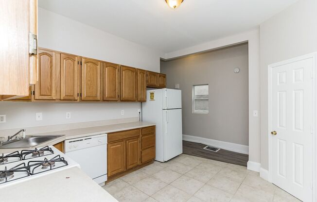 2 beds, 2 baths, $1,100, Unit Unit A