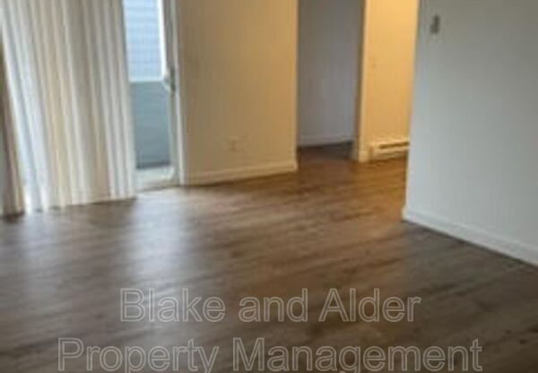 15847 SE Stark Street