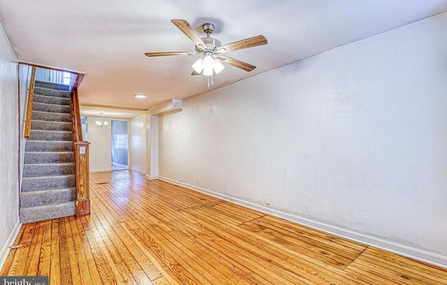 2 beds, 1 bath, $2,200