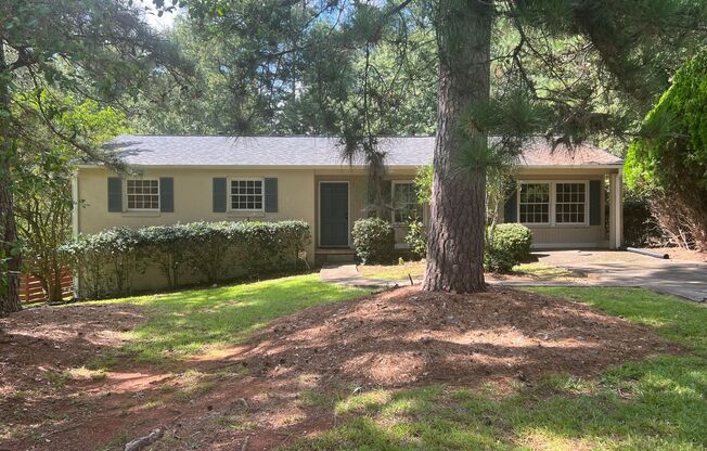 3 bedroom house in Athens!