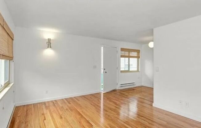 Palm Court - Located in the heart of Seattle