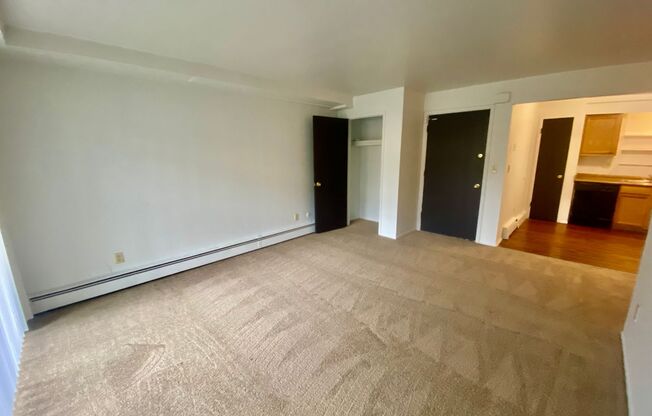 1 bed, 1 bath, 700 sqft, $1,045, Unit 11