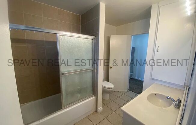 2 beds, 1 bath, 1,000 sqft, $1,695, Unit 10389