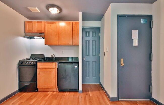 Studio, 1 bath, $2,630, Unit 7