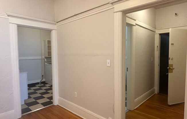 1 bed, 1 bath, 450 sqft, $1,050, Unit 206