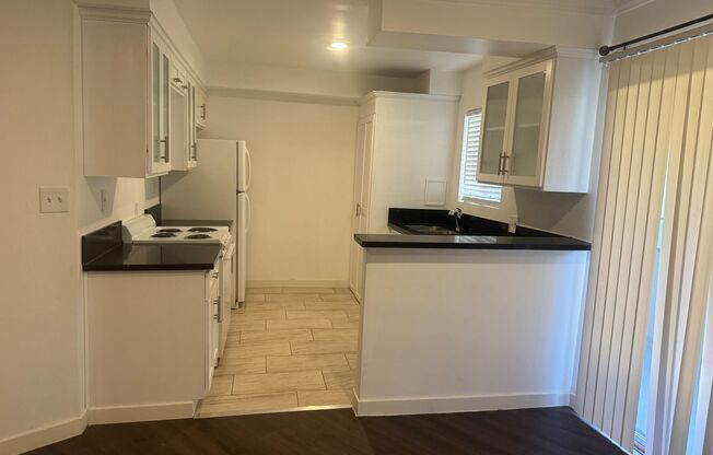 1 bed, 1 bath, 650 sqft, $1,695, Unit 206