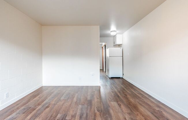 1 bed, 1 bath, 394 sqft, $1,250, Unit 01 - 209
