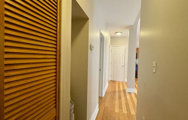 3 beds, 2 baths, $1,600, Unit 922 Whitelock -C1