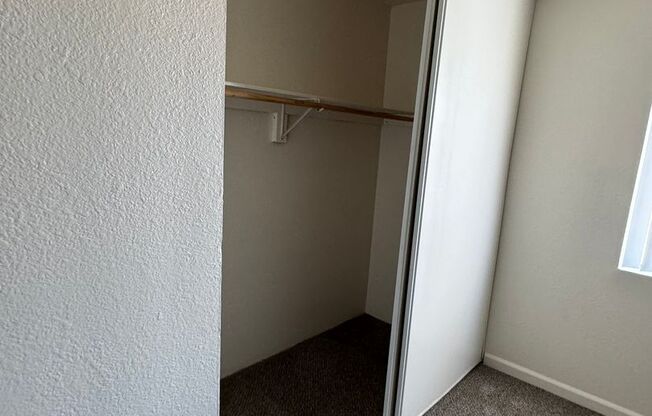 1 bed, 1 bath, 592 sqft, $1,075, Unit 184