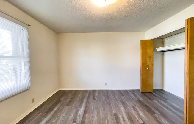 2 beds, 1 bath, 907 sqft, $895, Unit 1F