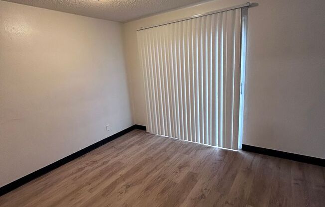 2 beds, 1 bath, 900 sqft, $1,350, Unit 18