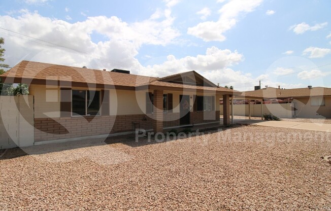 1215 E GENEVA DR