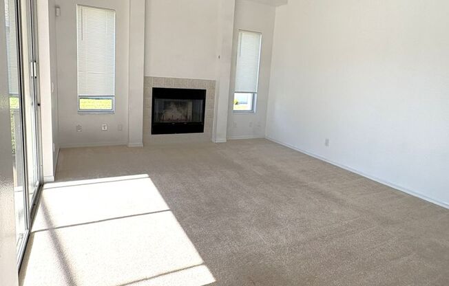 Available NOW!  Spacious 4 Bedroom, 2.5 bath Pool Home - Hunter's Creek!