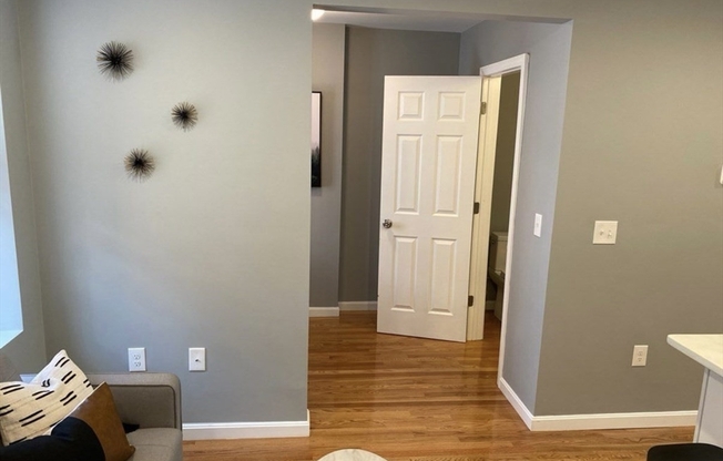 1 bed, 1.5 baths, 650 sqft, $3,000, Unit 3