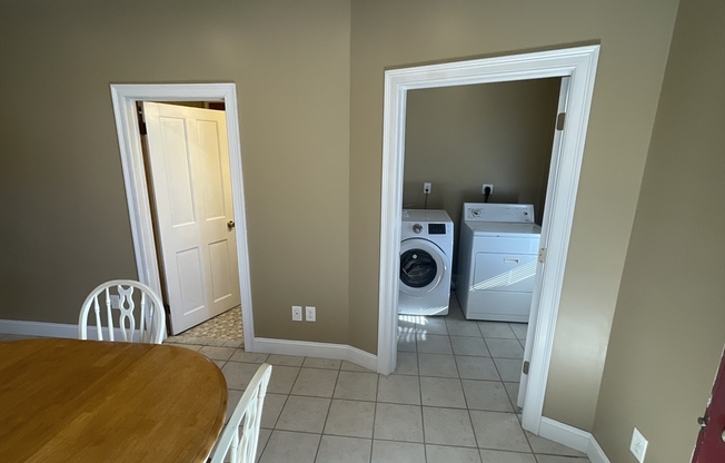 1 bed, 1 bath, 1,000 sqft, $2,350, Unit 1