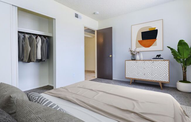 2 beds, 1 bath, 780 sqft, $1,099, Unit 2045