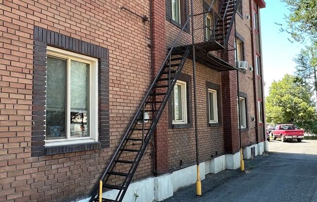 Grant Avenue Apartments