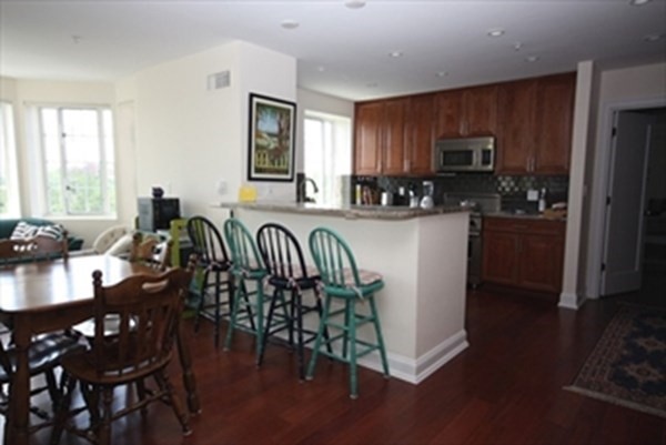 2 beds, 2 baths, 1,561 sqft, $6,250, Unit C1007