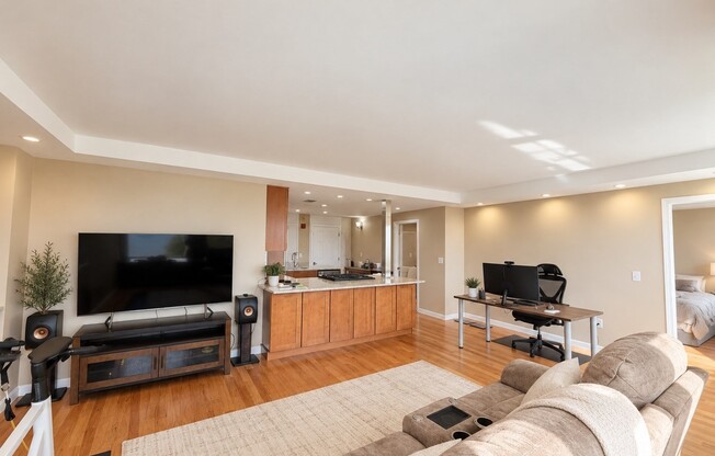 65 E India Row