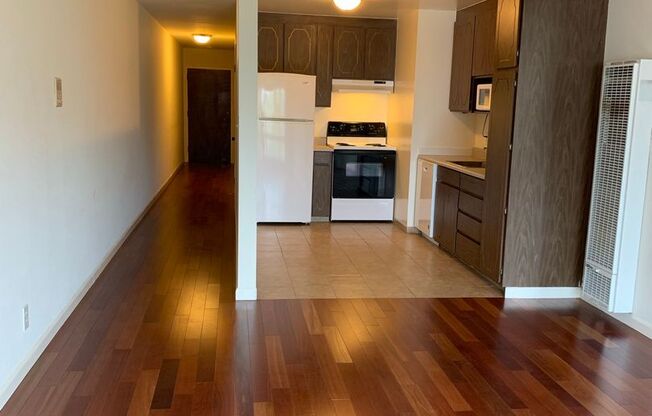 2 beds, 1 bath, 750 sqft, $3,100