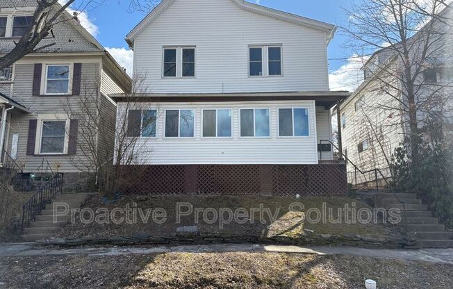 1028 N Webster Ave