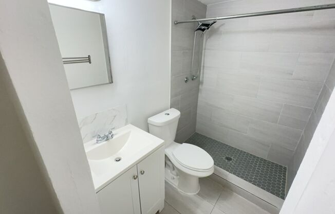 2 beds, 1 bath, 725 sqft, $2,050, Unit AM 4351-21