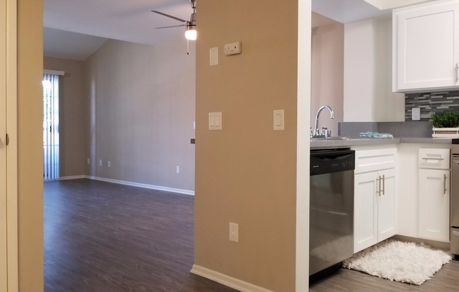 1 bed, 1 bath, 650 sqft, $2,375, Unit 8555-101