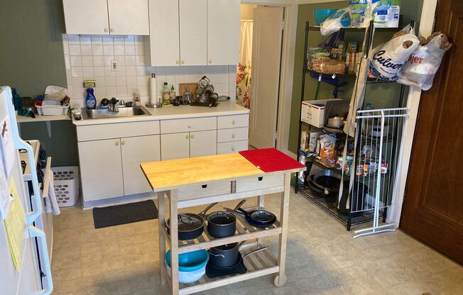 2 beds, 1 bath, 950 sqft, $1,135, Unit 20