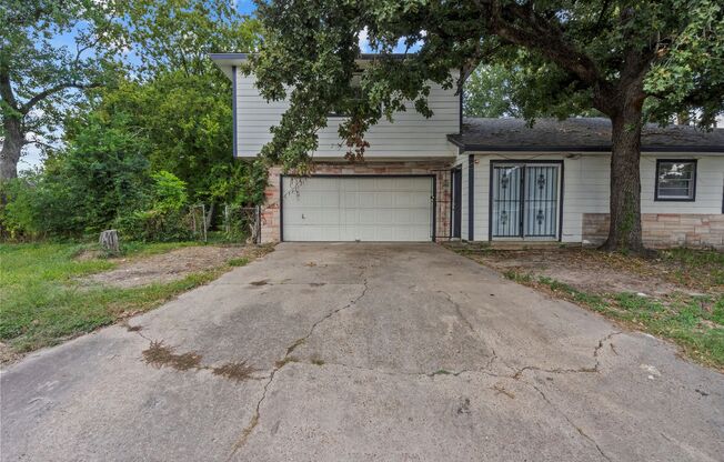 For Rent: Spacious 4-Bedroom Family Home