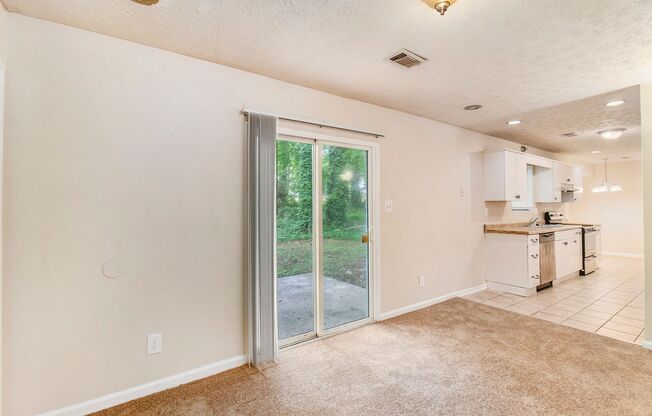 3 bdrm, 2 bath in Stonecrest!