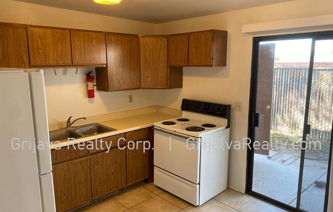 2 beds, 1 bath, 800 sqft, $1,200