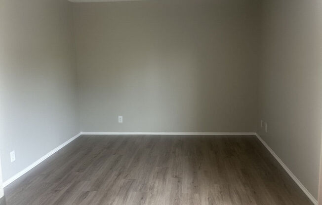2 beds, 1 bath, 855 sqft, $1,775