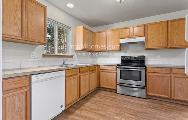 3 beds, 1 bath, $1,799, Unit 2857 SE 125th Avenue