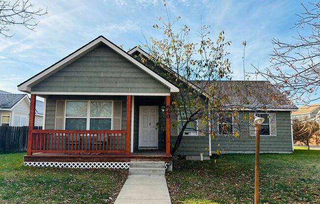 Cosy Single Family Home with garage and yard