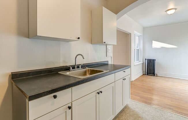 2 beds, 1 bath, 635 sqft, $1,313, Unit 408