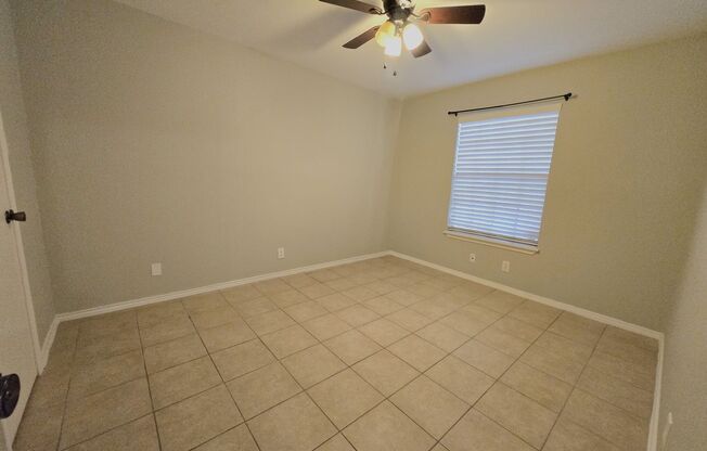 2 beds, 2 baths, $1,400