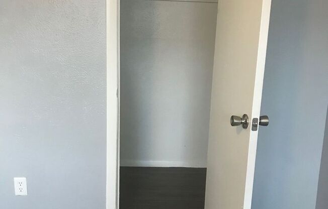 1 bed, 1 bath, 800 sqft, $850, Unit 7102