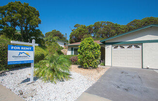 55+ Senior Community! Delightful 2BR Home with 1 Car Garage!