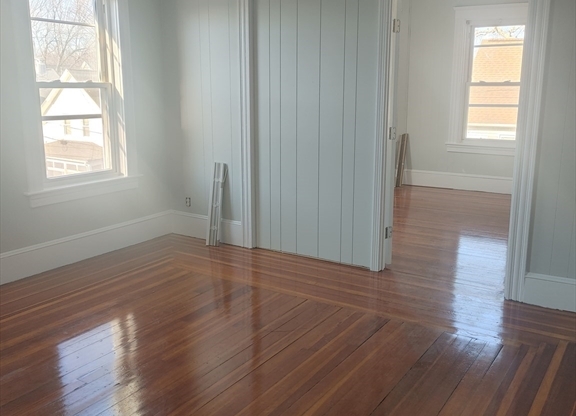 35 HOLMAN ST