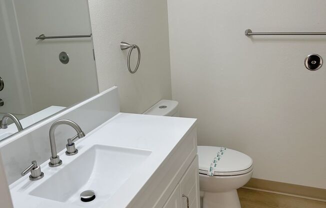 2 beds, 1 bath, $1,625, Unit 62