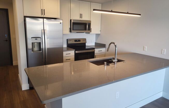 1 bed, 1 bath, 808 sqft, $2,450, Unit #327