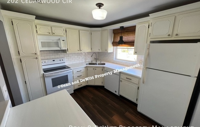 202 CEDARWOOD CIR