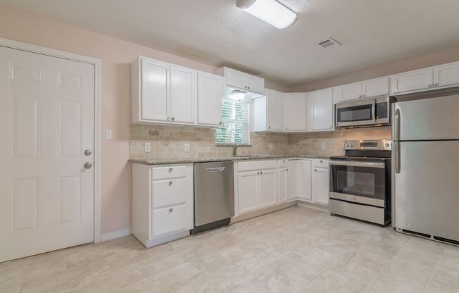 2 beds, 1 bath, $1,294