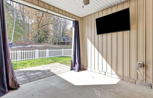 6573 Carters Walk Ln