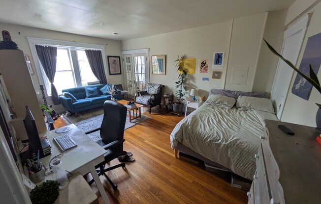 15 Linnaean St.