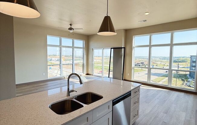 2 beds, 2 baths, 1,214 sqft, $1,810, Unit 202