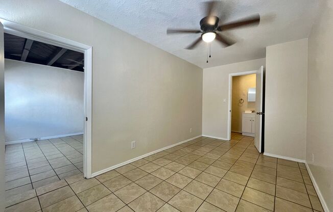 Central Apartments (4223)