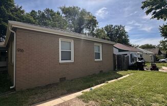 $750 - 2 bed 1 bath - Duplex