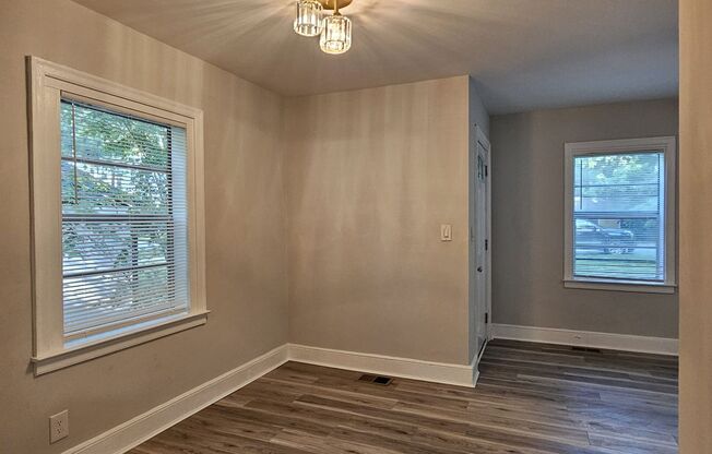 Charming 3BR/2BA Ranch Just off Glenwood Rd!
