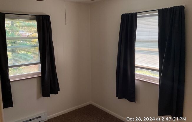 2 beds, 1 bath, 700 sqft, $1,100, Unit 01440-20